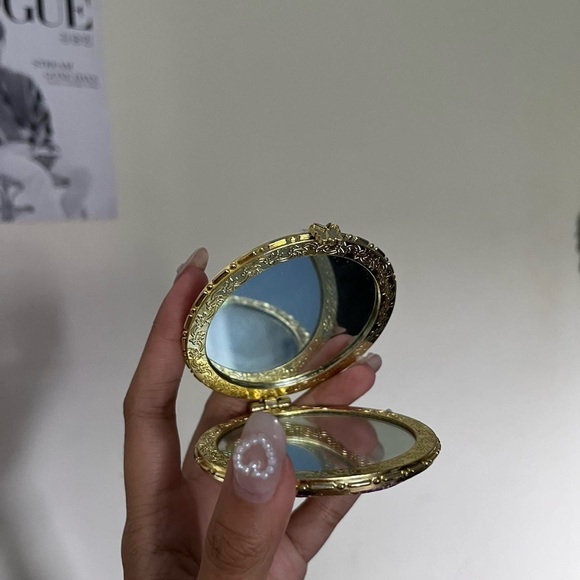 Ornamented Chinese Compact Mirror - Picture 5 of 5